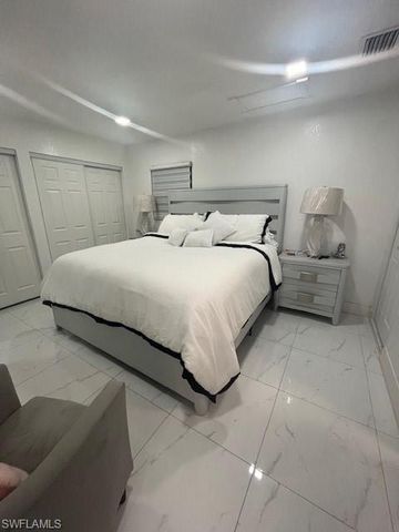 198 E Browning DR, West Palm Beach, FL 33406