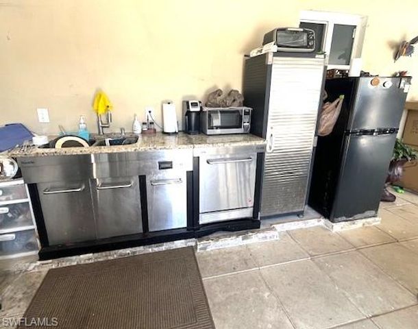 198 E Browning DR, West Palm Beach, FL 33406