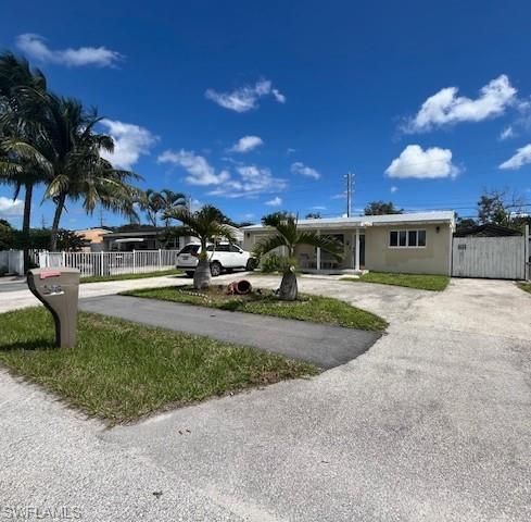 198 E Browning DR, West Palm Beach, FL 33406