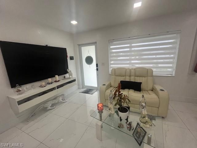 198 E Browning DR, West Palm Beach, FL 33406