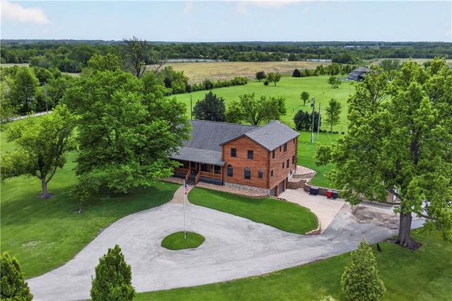 30703 E US Highway 50 Road, Lee's Summit, MO 64086