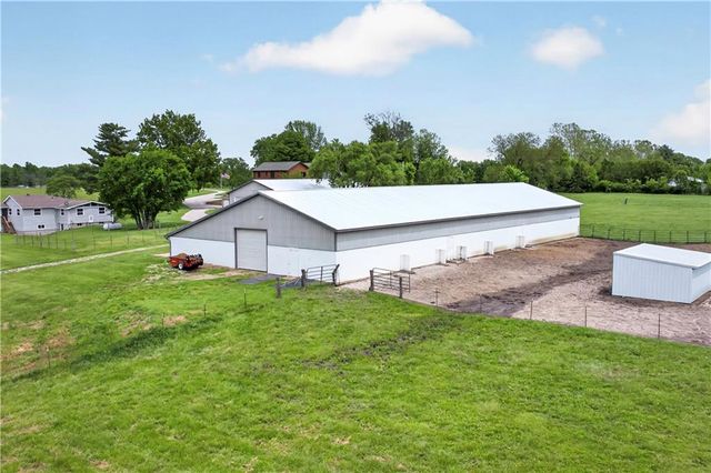 30703 E US Highway 50 Road, Lee's Summit, MO 64086