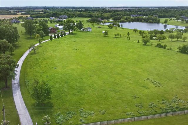 30703 E US Highway 50 Road, Lee's Summit, MO 64086