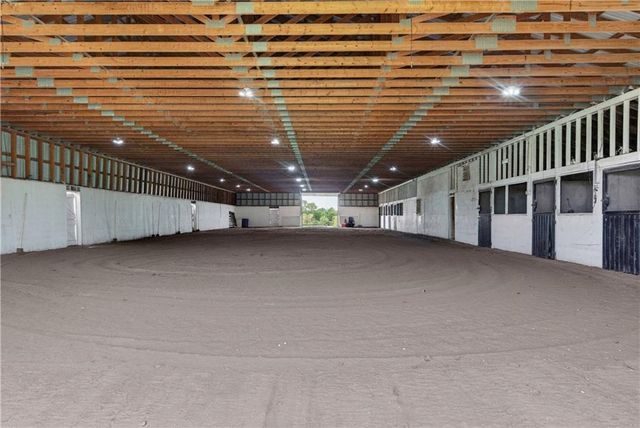 30703 E US Highway 50 Road, Lee's Summit, MO 64086