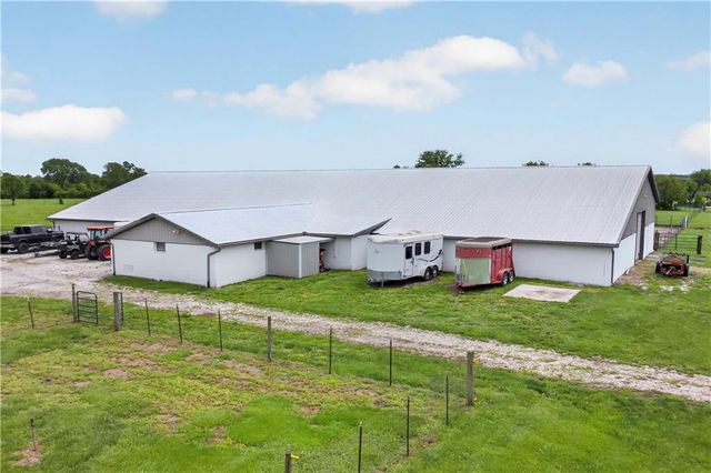 30703 E US Highway 50 Road, Lee's Summit, MO 64086