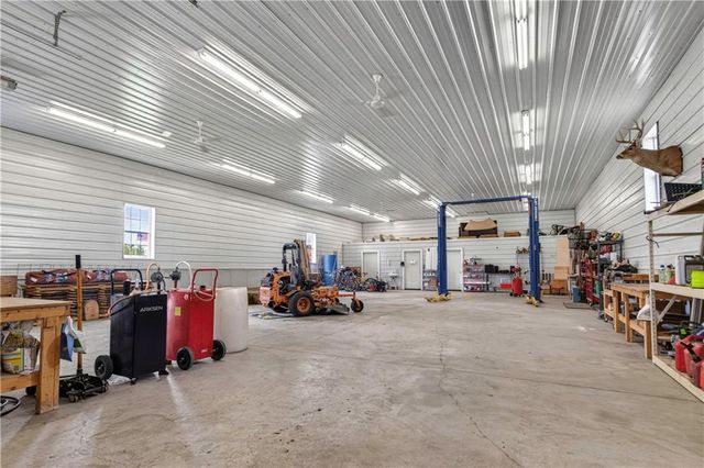30703 E US Highway 50 Road, Lee's Summit, MO 64086