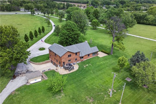 30703 E US Highway 50 Road, Lee's Summit, MO 64086
