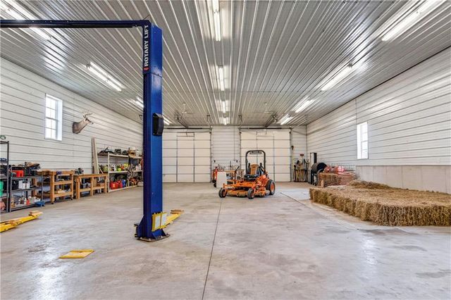 30703 E US Highway 50 Road, Lee's Summit, MO 64086