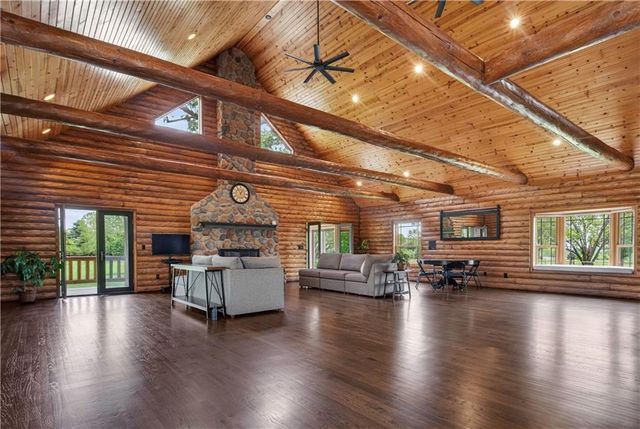 30703 E US Highway 50 Road, Lee's Summit, MO 64086