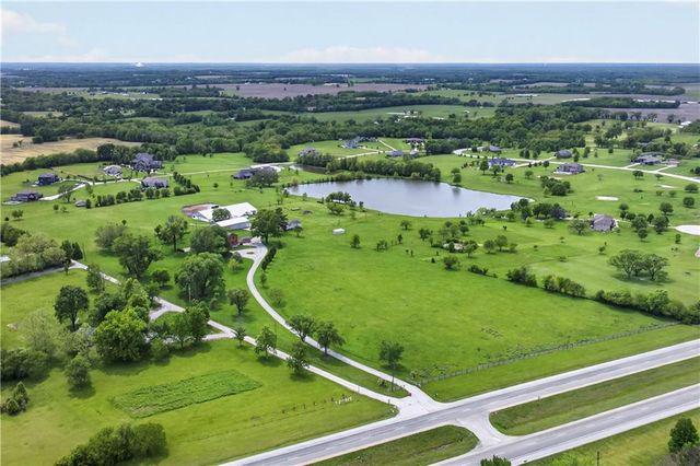 30703 E US Highway 50 Road, Lee's Summit, MO 64086