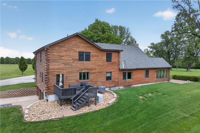 30703 E US Highway 50 Road, Lee's Summit, MO 64086