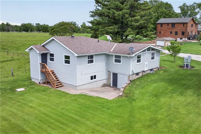 30703 E US Highway 50 Road, Lee's Summit, MO 64086
