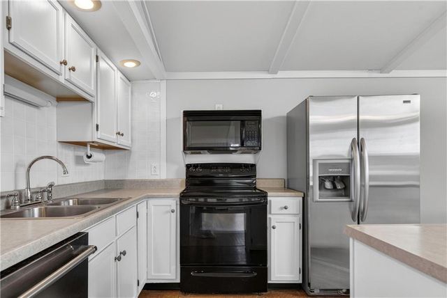 30703 E US Highway 50 Road, Lee's Summit, MO 64086