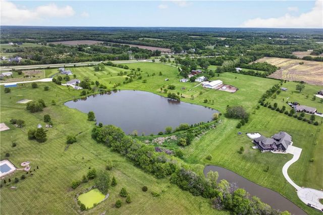 30703 E US Highway 50 Road, Lee's Summit, MO 64086