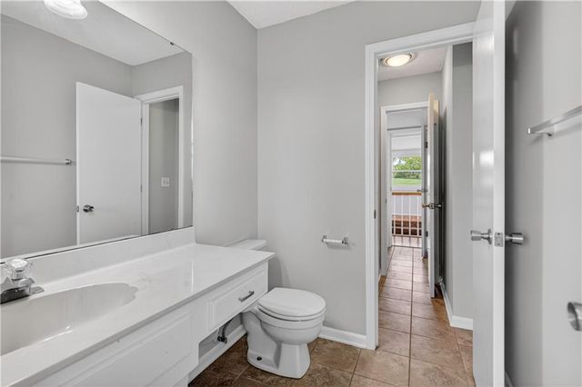30703 E US Highway 50 Road, Lee's Summit, MO 64086