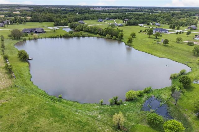 30703 E US Highway 50 Road, Lee's Summit, MO 64086