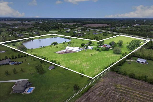 30703 E US Highway 50 Road, Lee's Summit, MO 64086