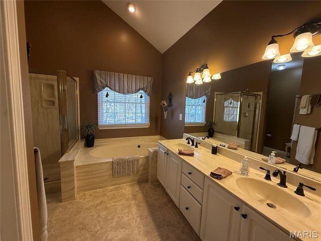 1722 Seminole Lane, Godfrey, IL 62035