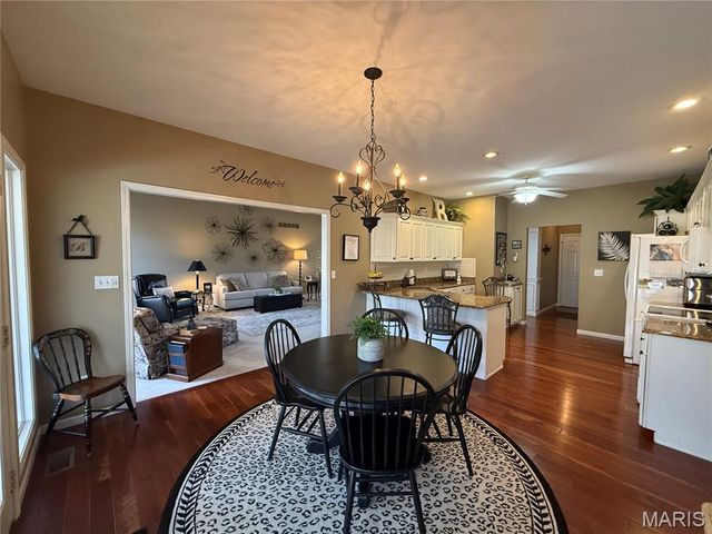 1722 Seminole Lane, Godfrey, IL 62035