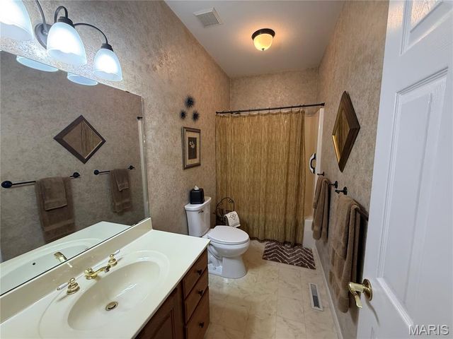 1722 Seminole Lane, Godfrey, IL 62035