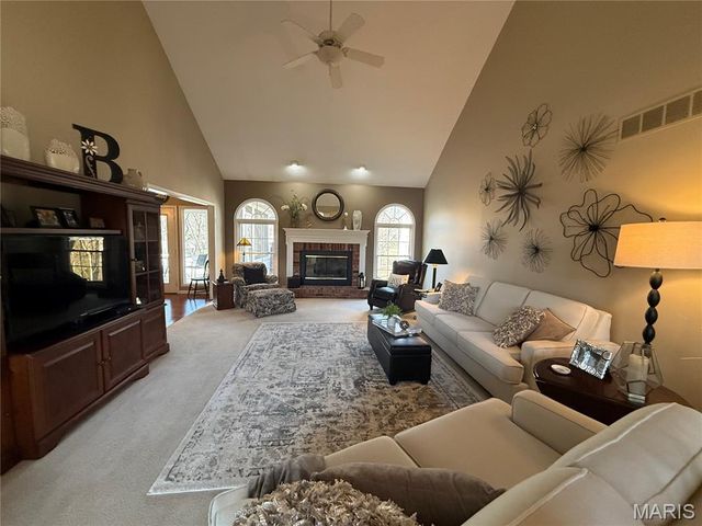 1722 Seminole Lane, Godfrey, IL 62035