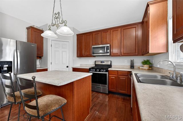 7 Rivermeadows Drive, Florissant, MO 63031