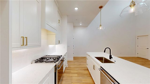 5918 S Bellview Road, Rogers, AR 72758