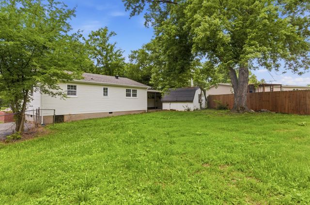 302 Jim Bowie Dr, Smyrna, TN 37167
