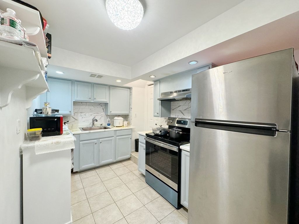 195 Thomas Burgin Pkwy 205, Quincy, MA 02169