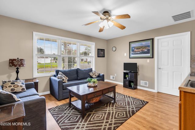 3 Hedgewood Road, Howell, NJ 07731