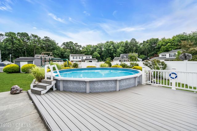 3 Hedgewood Road, Howell, NJ 07731
