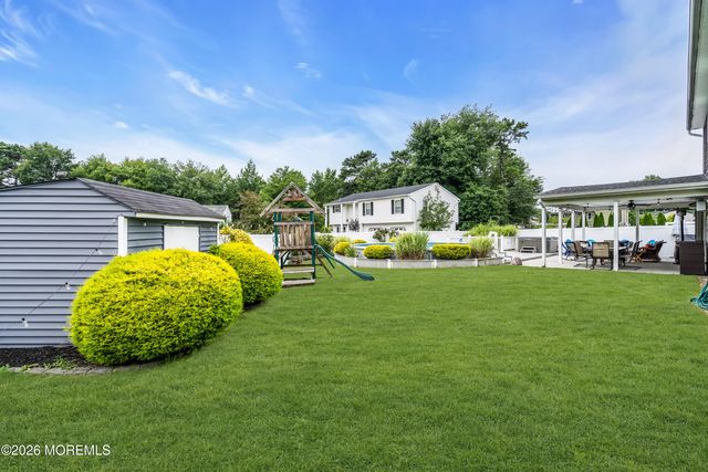 3 Hedgewood Road, Howell, NJ 07731
