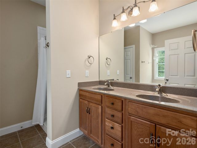 4 Lancaster Lane, Weaverville, NC 28787