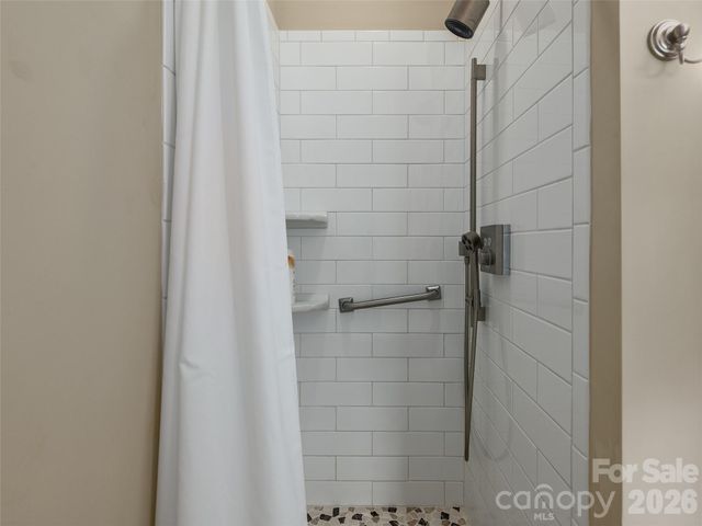 4 Lancaster Lane, Weaverville, NC 28787