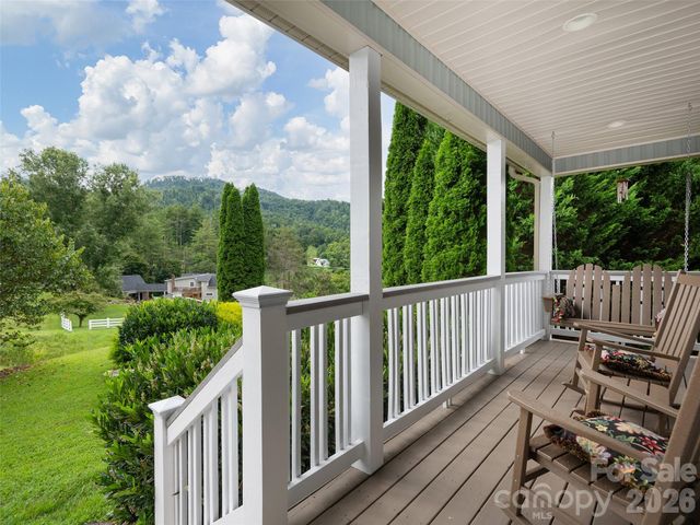 4 Lancaster Lane, Weaverville, NC 28787
