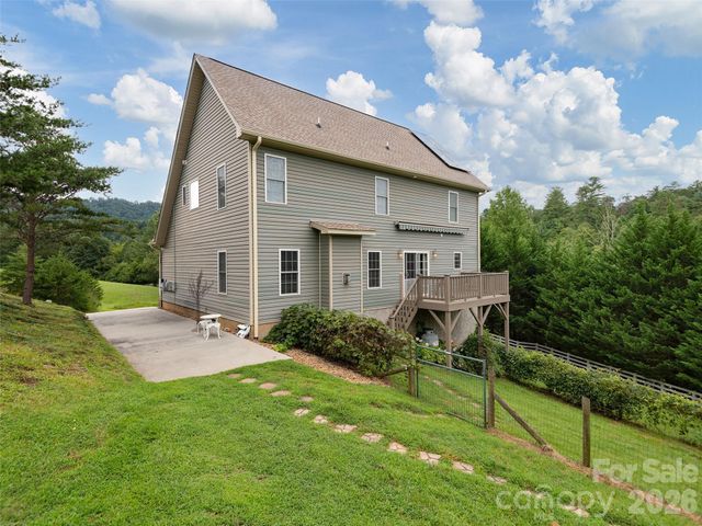 4 Lancaster Lane, Weaverville, NC 28787