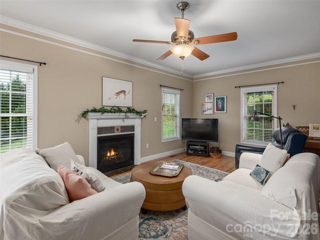 4 Lancaster Lane, Weaverville, NC 28787