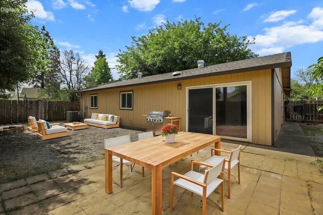 3985 Cirrus Street, Redding, CA 96002