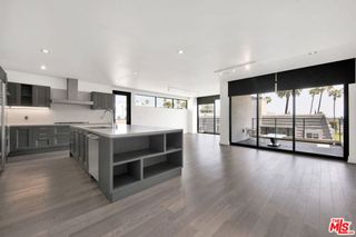 432 N Oakhurst Drive 402, Beverly Hills, CA 90210