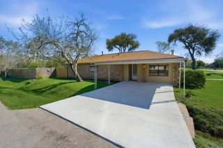 4803 28th Street E, Dickinson, TX 77539