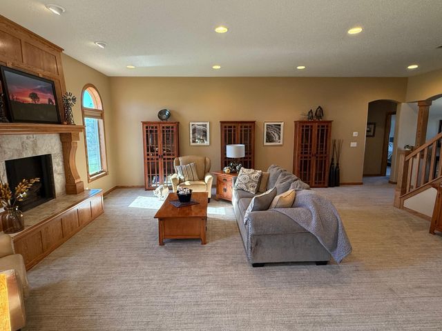 1007 6th Avenue NE, Dilworth, MN 56529