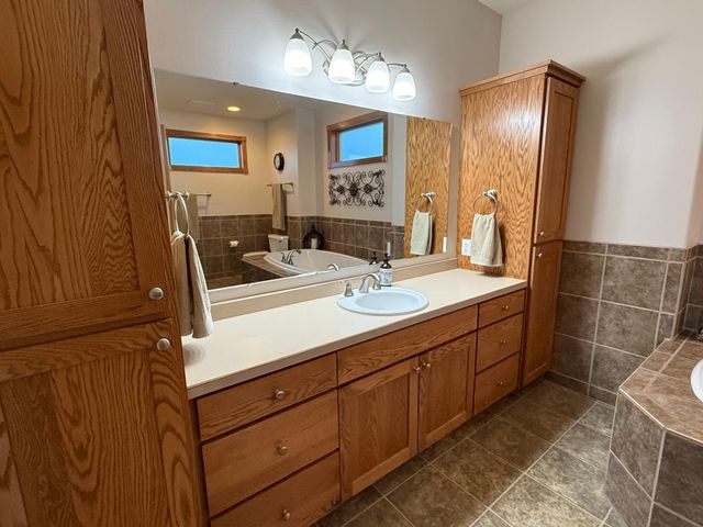 1007 6th Avenue NE, Dilworth, MN 56529