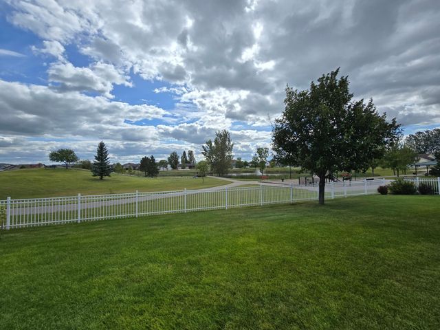 1007 6th Avenue NE, Dilworth, MN 56529