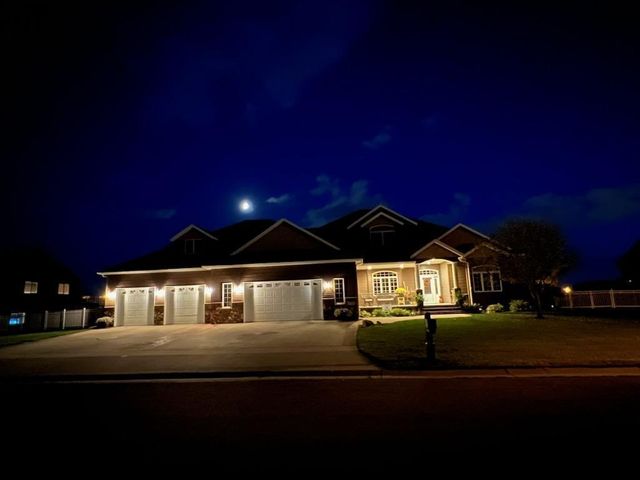 1007 6th Avenue NE, Dilworth, MN 56529