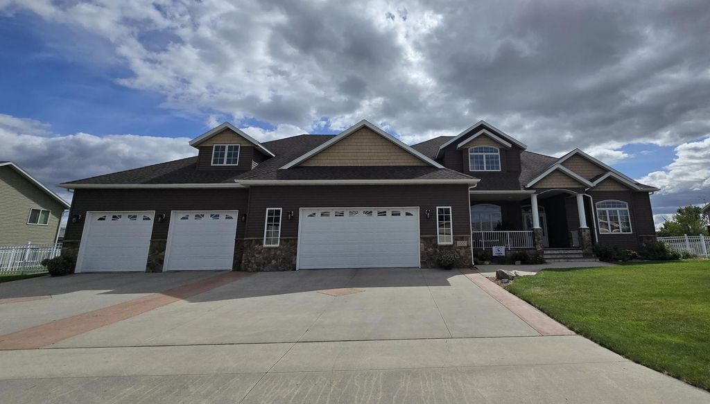 1007 6th Avenue NE, Dilworth, MN 56529