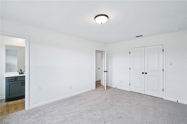 5456 Hargrove Way, Flowery Branch, GA 30542