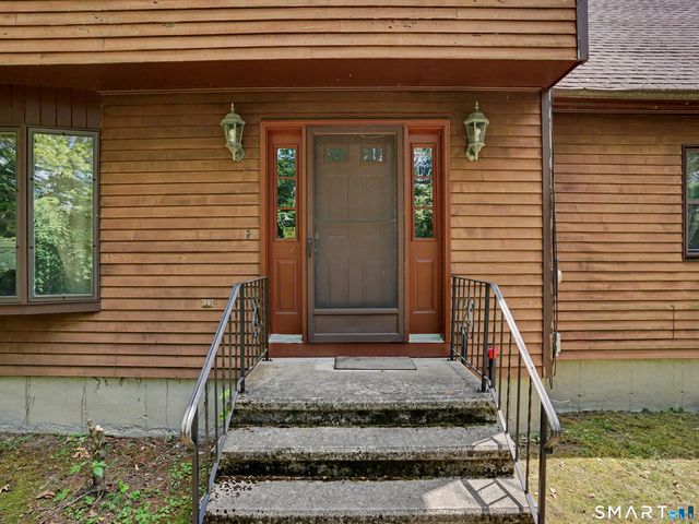 9 Old Country Road, Oxford, CT 06478
