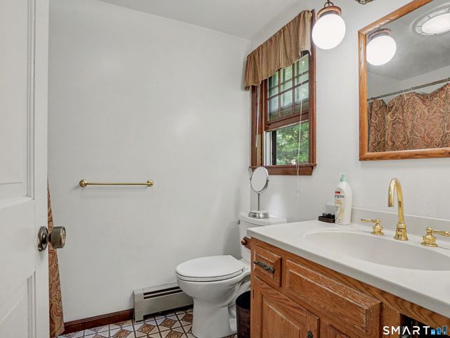 9 Old Country Road, Oxford, CT 06478