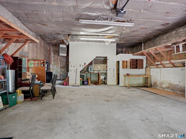 9 Old Country Road, Oxford, CT 06478