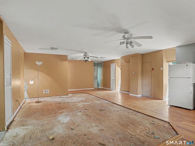 9 Old Country Road, Oxford, CT 06478